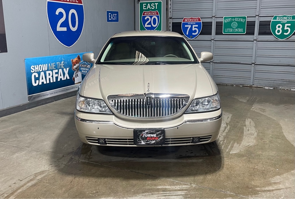 2005 LINCOLN TOWN CAR SIGNATURE