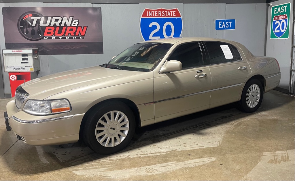 2005 LINCOLN TOWN CAR SIGNATURE