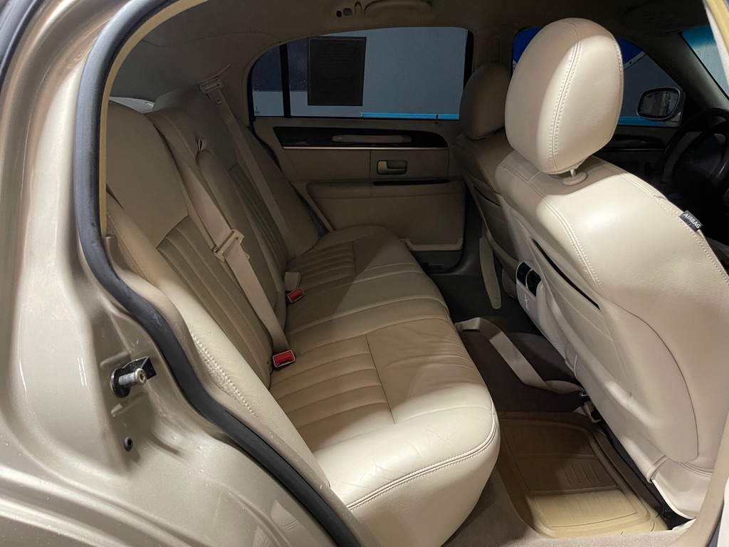 2005 LINCOLN TOWN CAR SIGNATURE