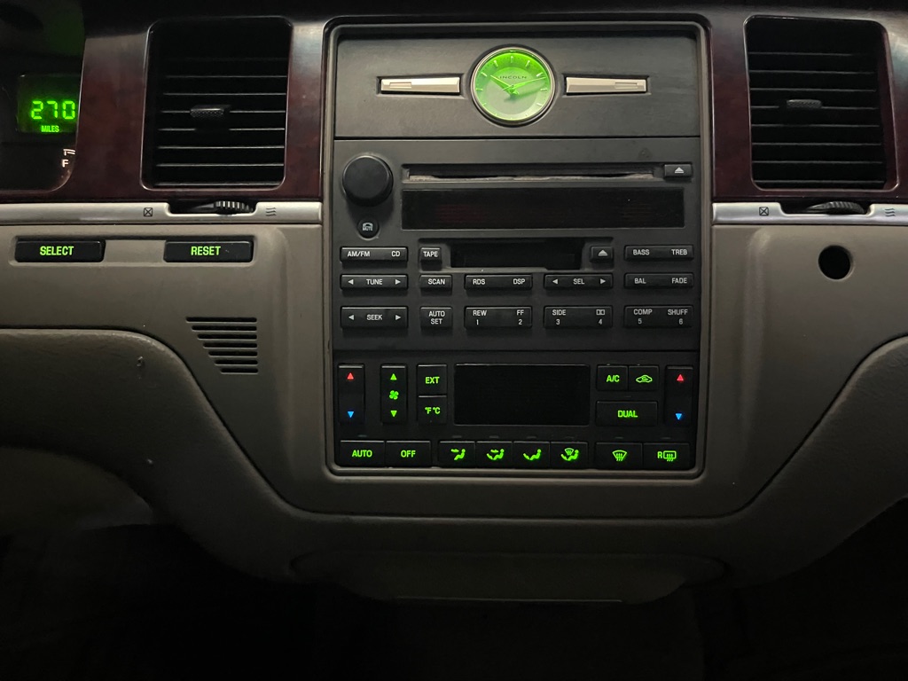 2005 LINCOLN TOWN CAR SIGNATURE