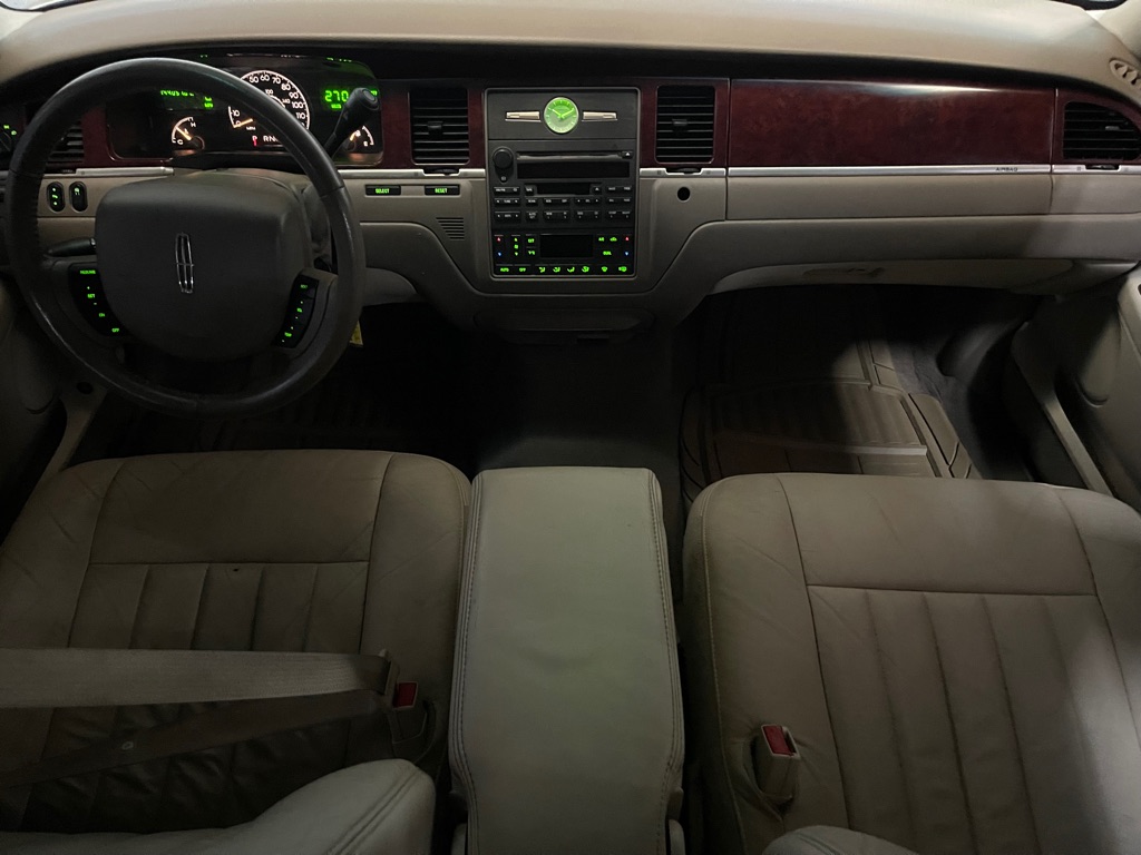 2005 LINCOLN TOWN CAR SIGNATURE