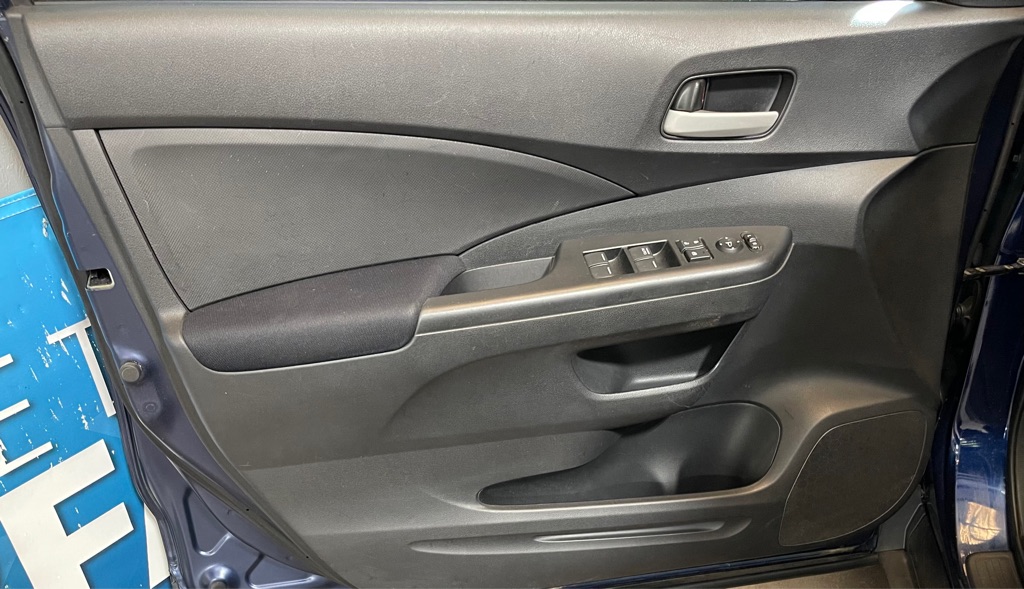2015 Honda CR-V LX photo 9