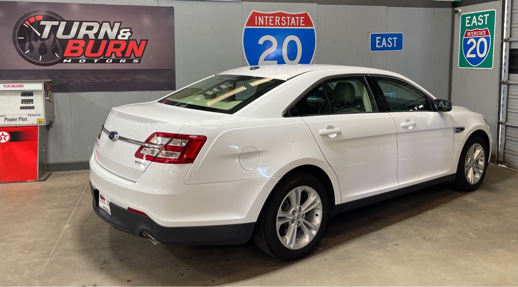2015 FORD TAURUS SE