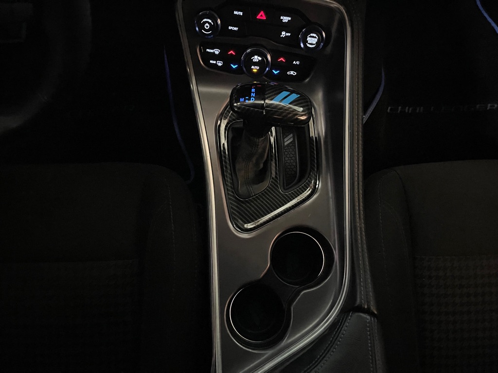 2019 Dodge Challenger SXT photo 10