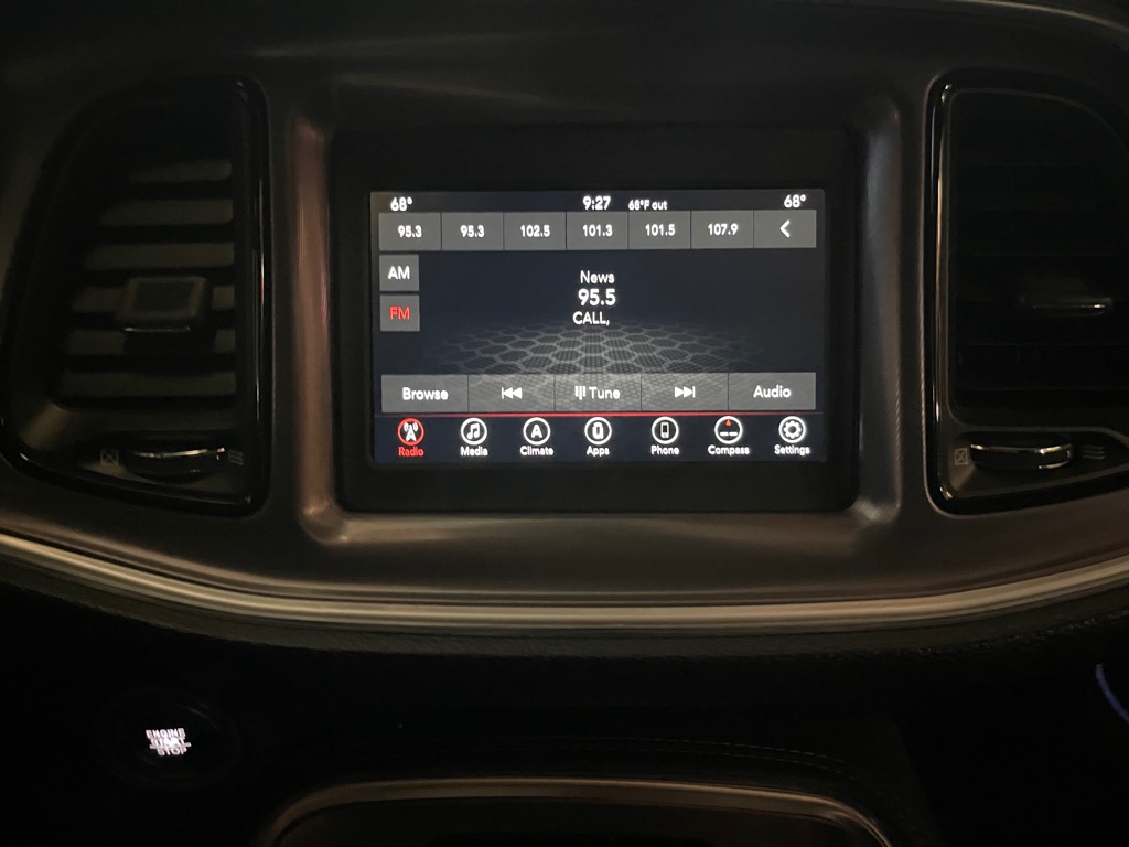 2019 Dodge Challenger SXT photo 9