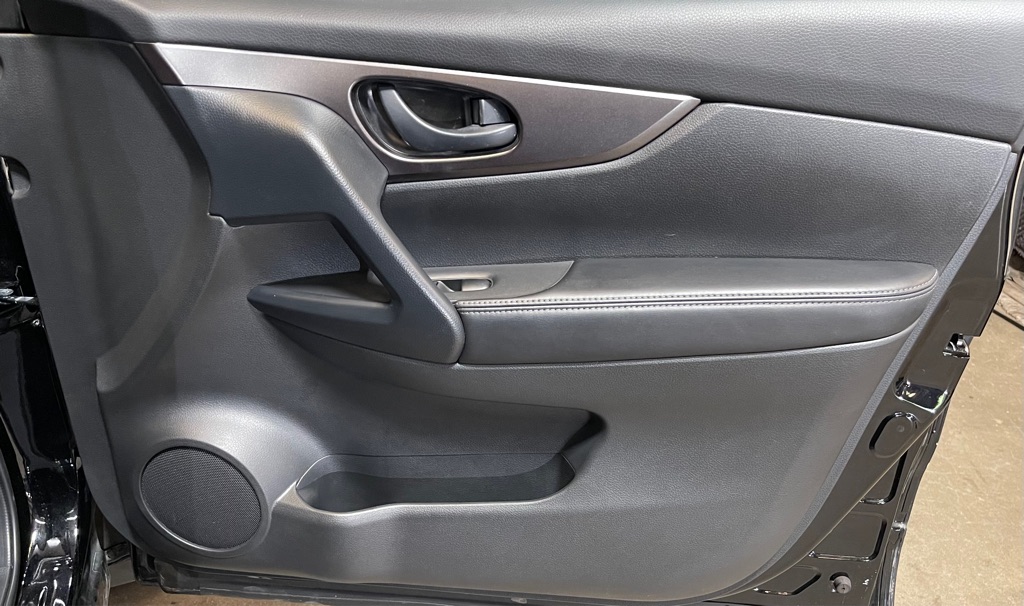 2020 Nissan Rogue Sport S photo 13