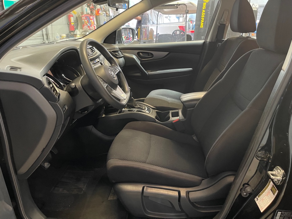 2020 Nissan Rogue Sport S photo 7
