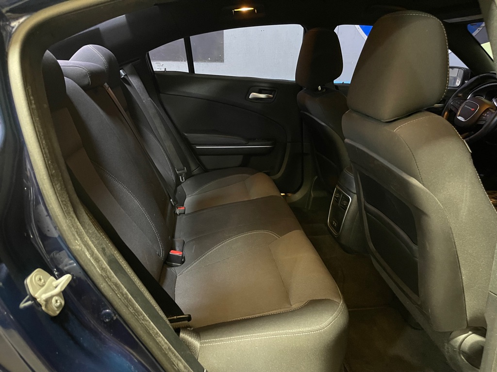 2015 Dodge Charger SE photo 17