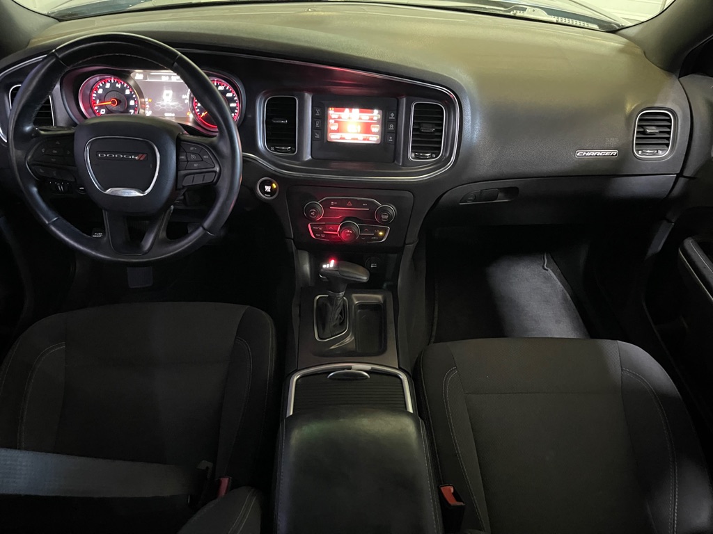 2015 Dodge Charger SE photo 13
