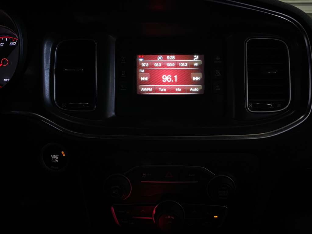 2015 Dodge Charger SE photo 11
