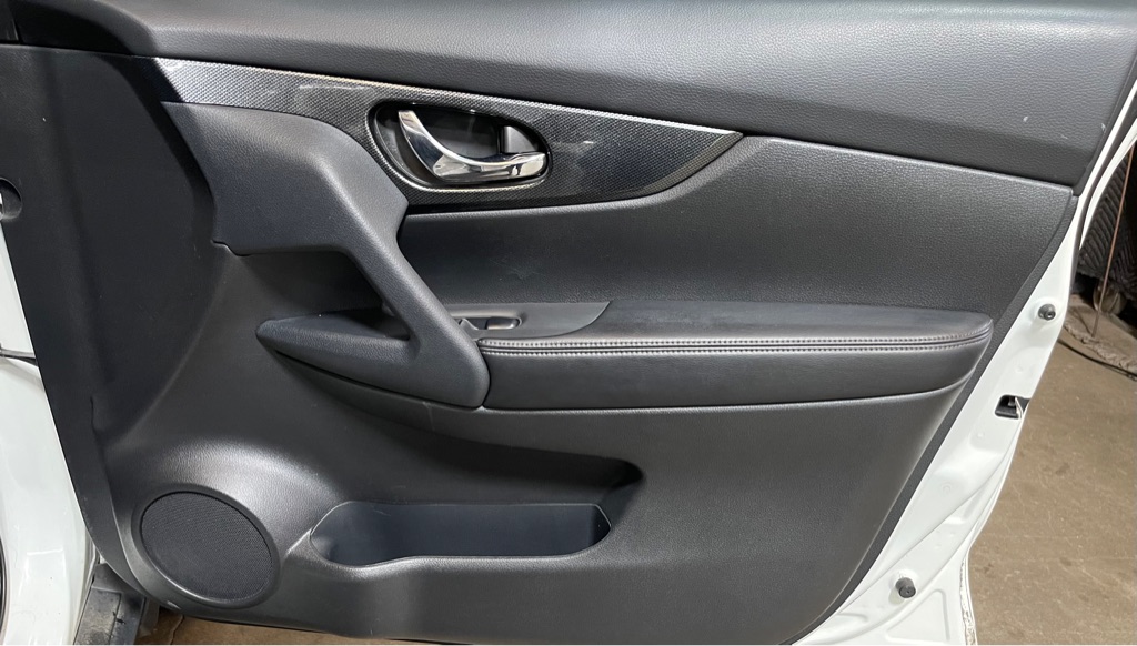 2016 Nissan Rogue S photo 15