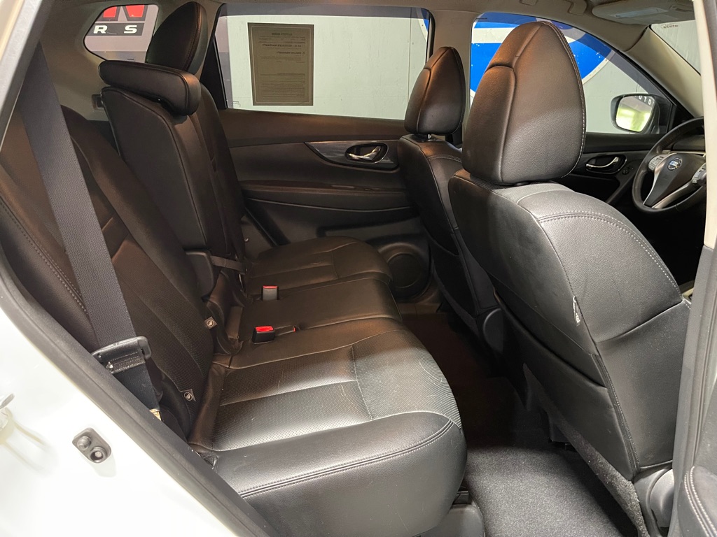 2016 Nissan Rogue S photo 18