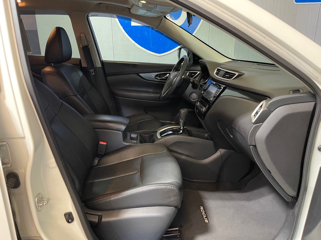 2016 Nissan Rogue S photo 16