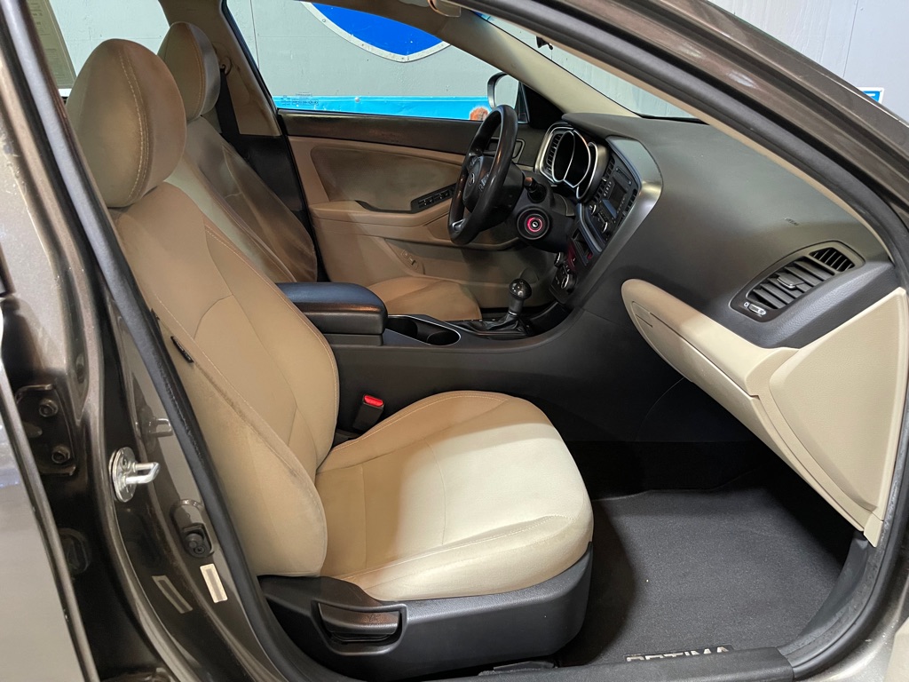 2015 Kia Optima LX photo 16