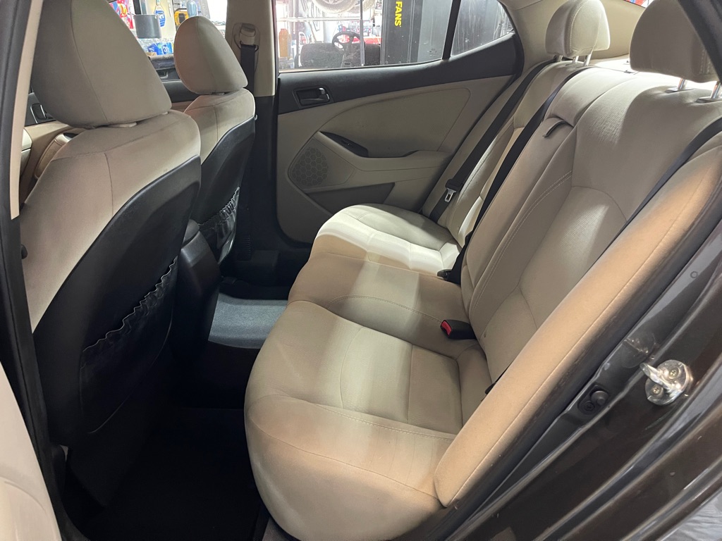 2015 Kia Optima LX photo 17