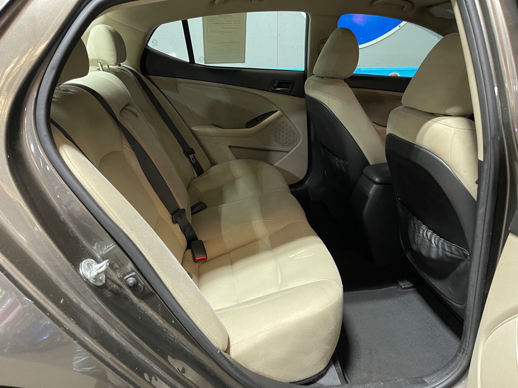 2015 Kia Optima LX photo 18