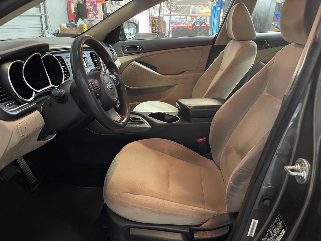 2015 Kia Optima LX photo 9