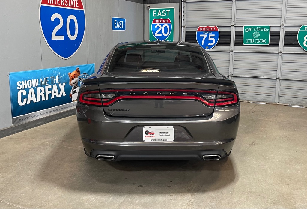2017 Dodge Charger SXT photo 5