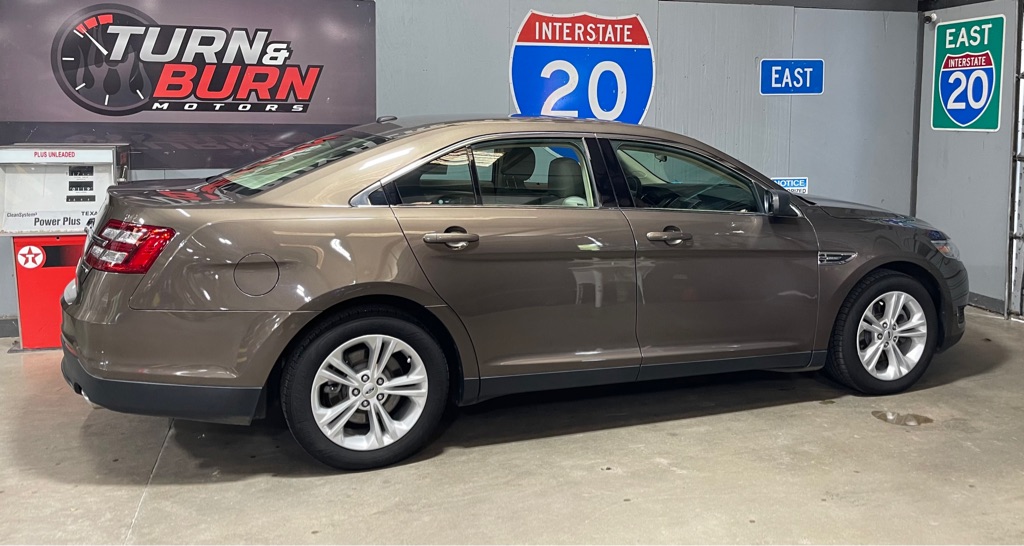 2015 FORD TAURUS SE