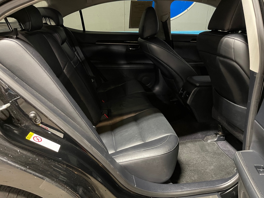 2014 Lexus ES 350 Base photo 16