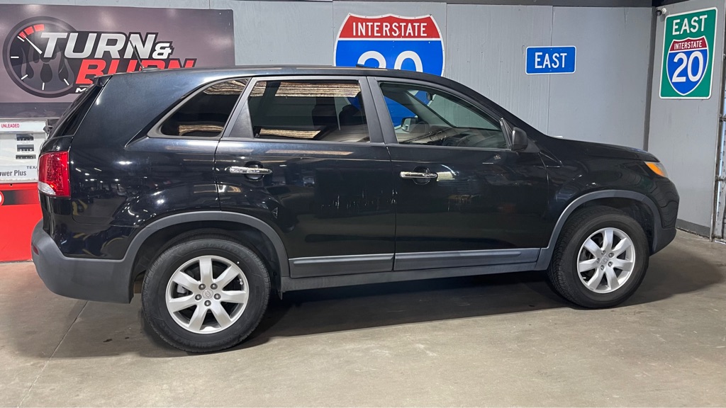2011 KIA SORENTO BASE