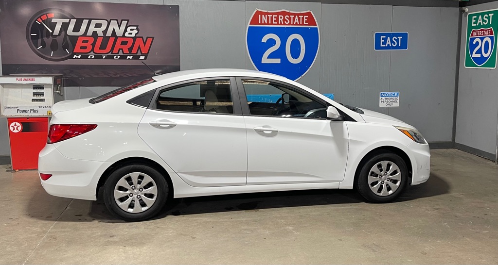 2016 HYUNDAI ACCENT SE