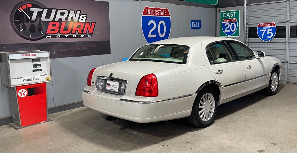 2004 LINCOLN TOWN CAR ULTIMATE