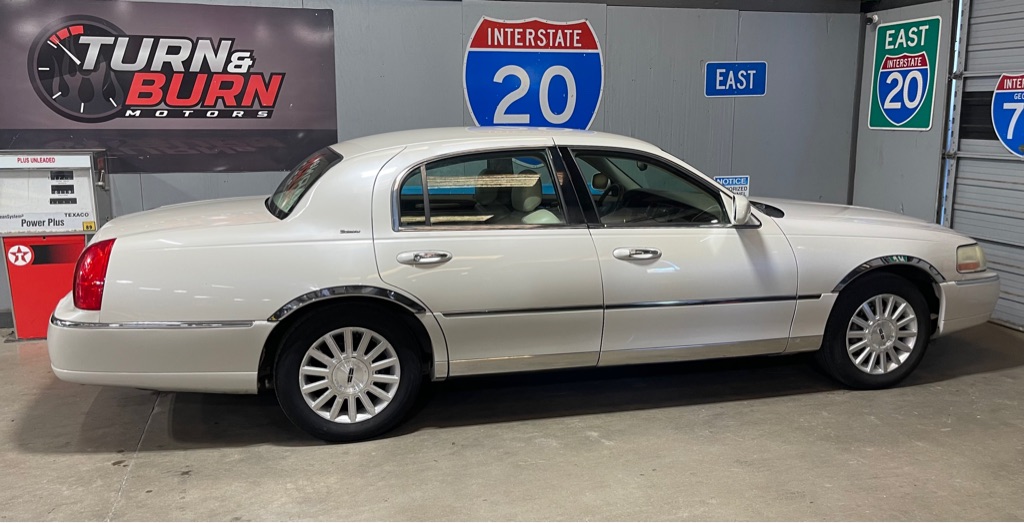 2004 LINCOLN TOWN CAR ULTIMATE
