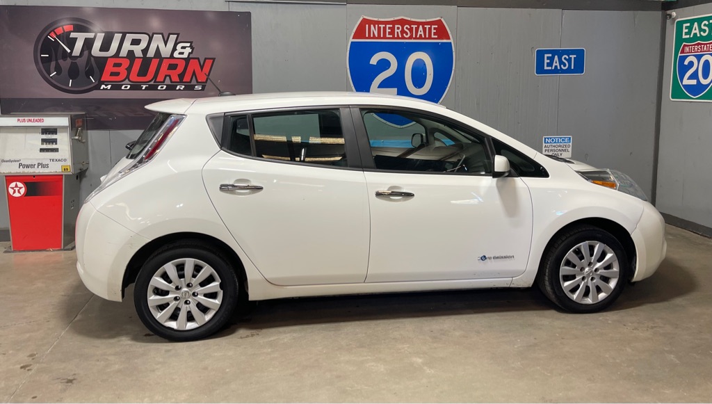 2015 NISSAN LEAF S
