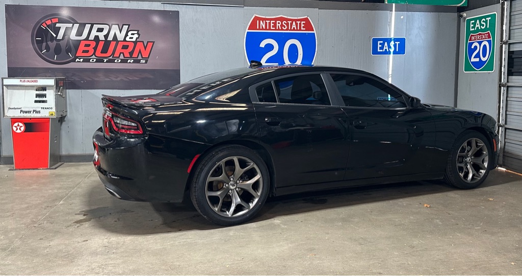2017 DODGE CHARGER SXT