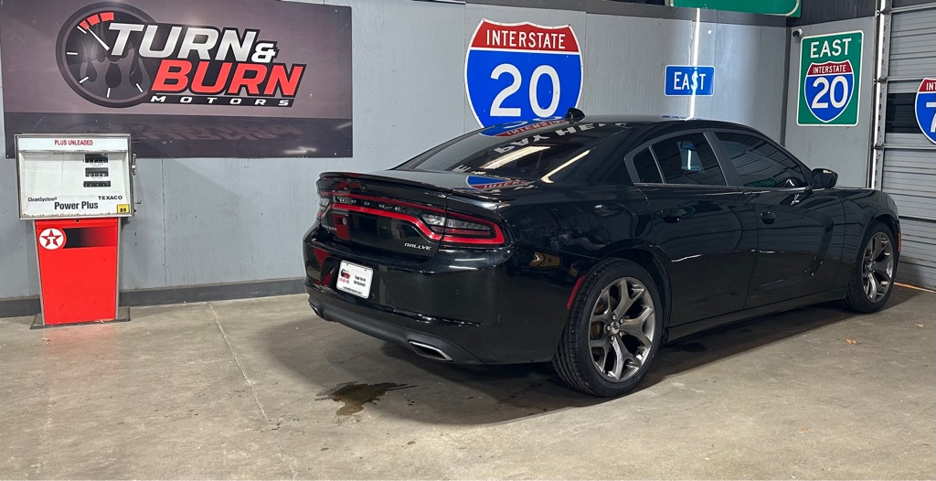 2017 DODGE CHARGER SXT