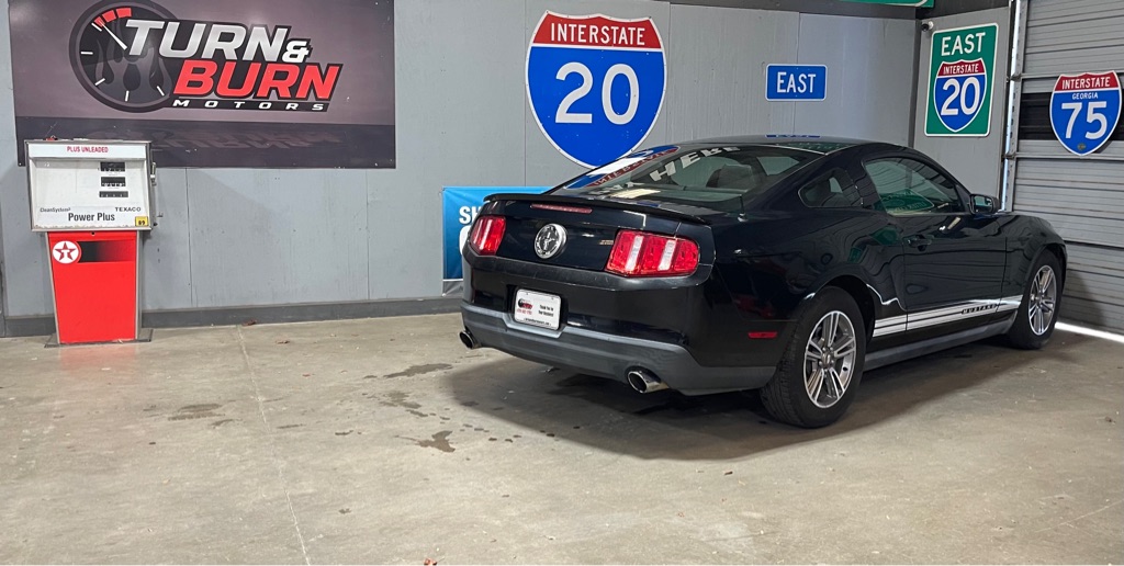 2011 FORD MUSTANG V6