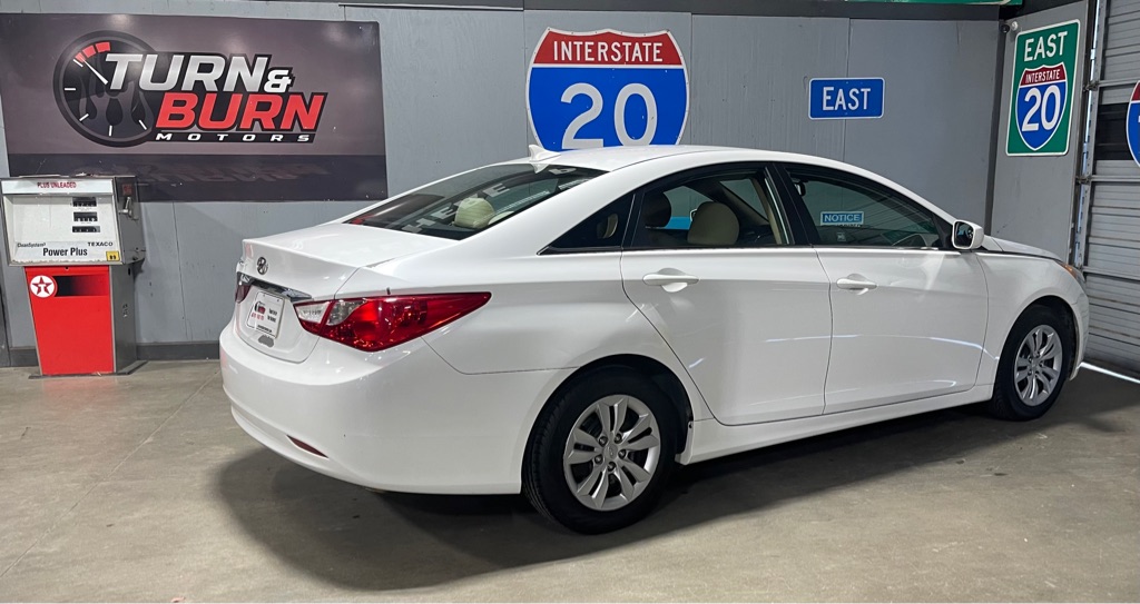 2011 HYUNDAI SONATA GLS