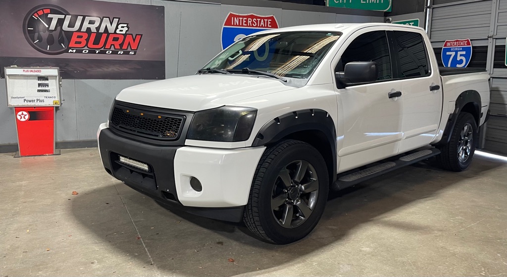 2015 NISSAN TITAN SV
