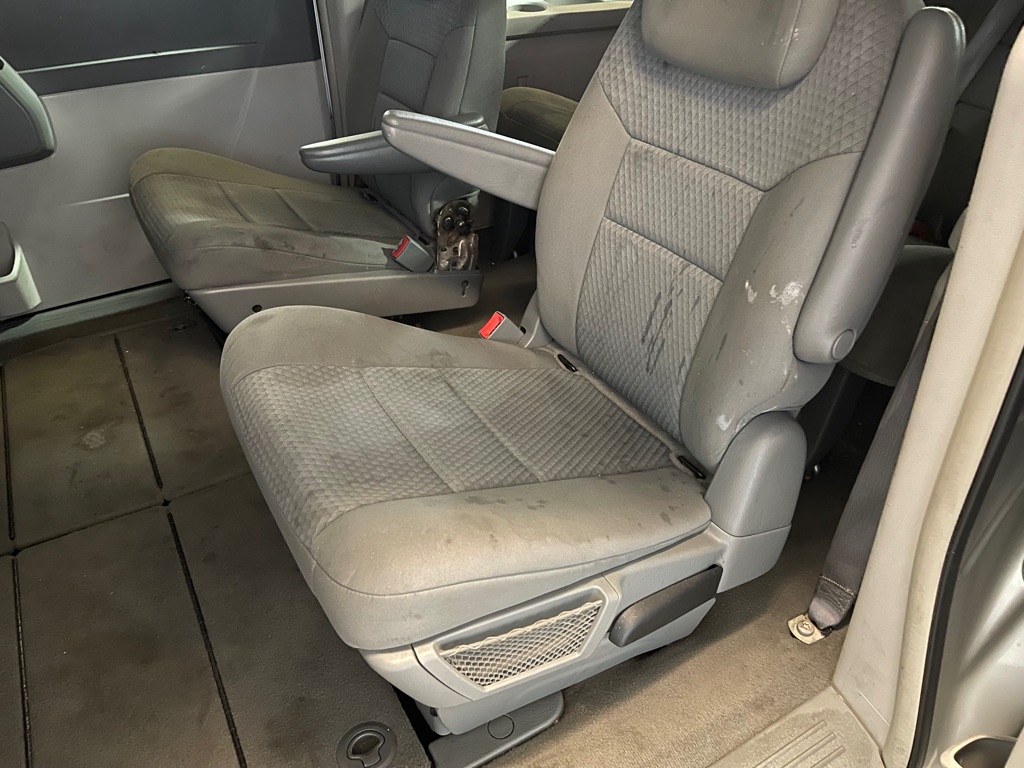 2009 Chrysler Town & Country Touring - Photo 16
