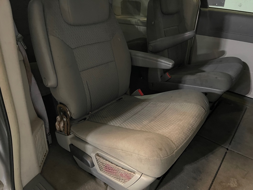 2009 Chrysler Town & Country Touring - Photo 17
