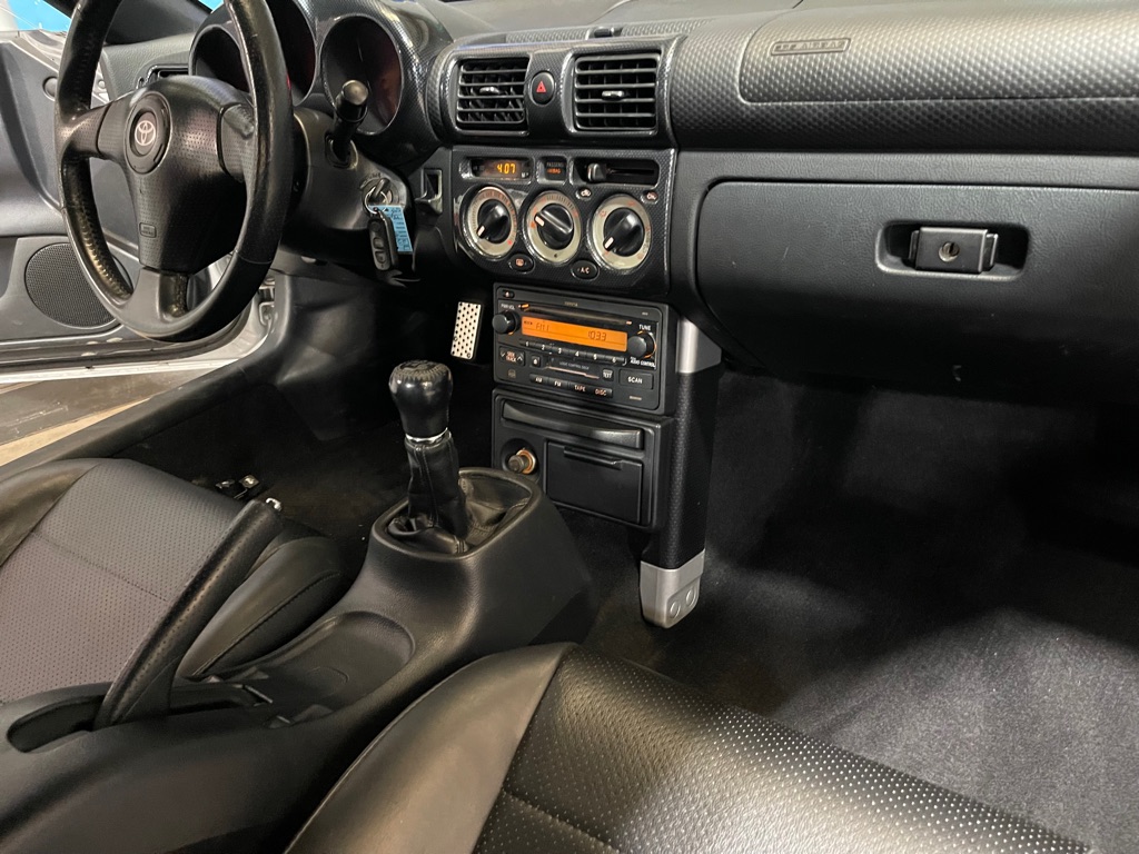 2003 Toyota MR2 Spyder Base - Photo 12