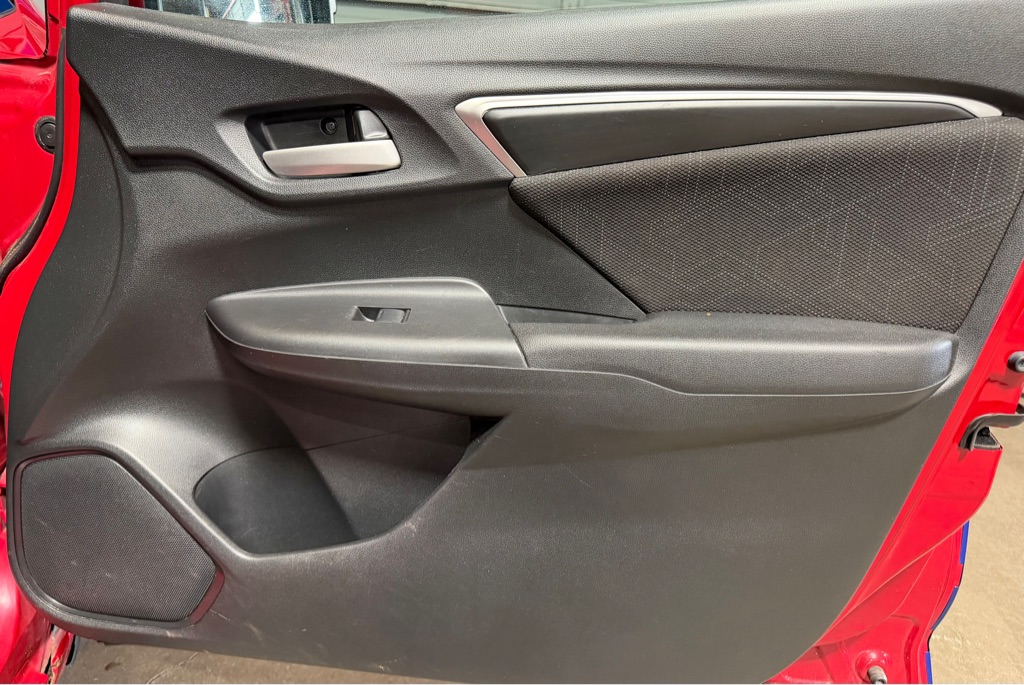 2015 Honda Fit 16